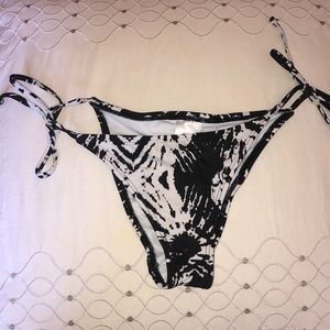 Xhiliration Bikini Bottoms NWOT 🖤